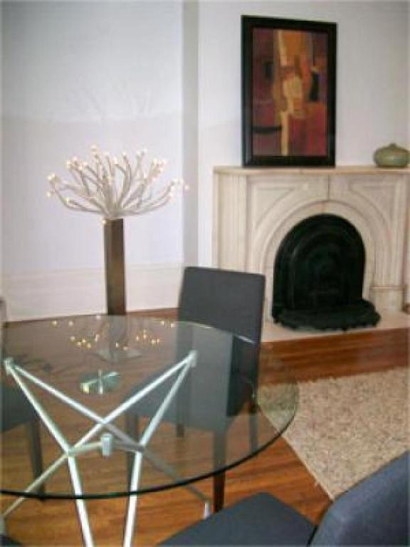Absolute 1000 Islands Monthly Suites Gananoque Room photo