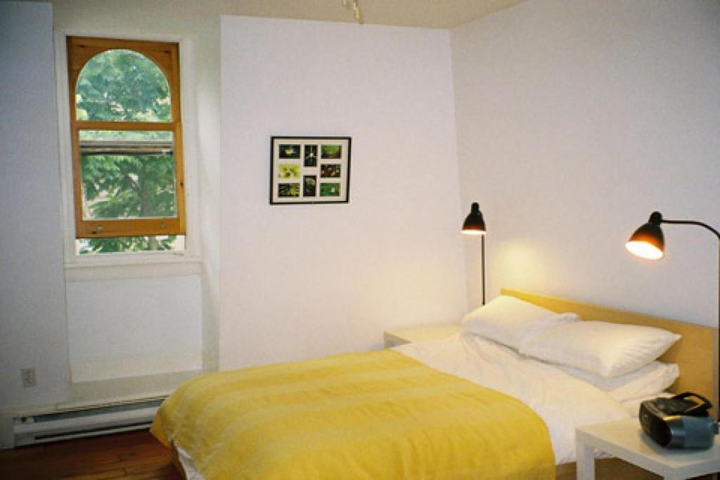 Absolute 1000 Islands Monthly Suites Gananoque Room photo