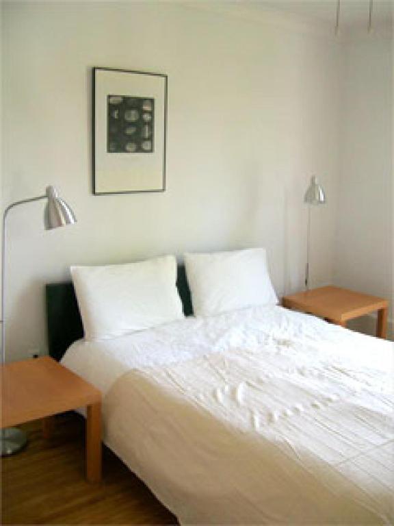 Absolute 1000 Islands Monthly Suites Gananoque Room photo