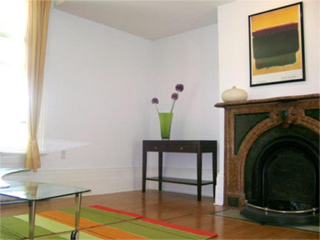 Absolute 1000 Islands Monthly Suites Gananoque Room photo