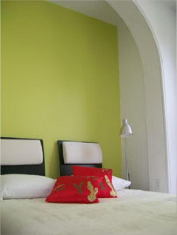 Absolute 1000 Islands Monthly Suites Gananoque Room photo